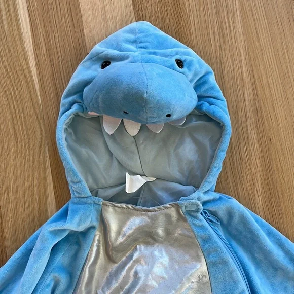 Target Shark Costume - Picture 3 of 6